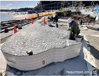 座面乱形石貼付け作業